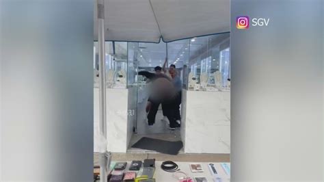 Video: jewelry store employees fight back against robbery suspect who allegedly sprayed them with bear repellent 